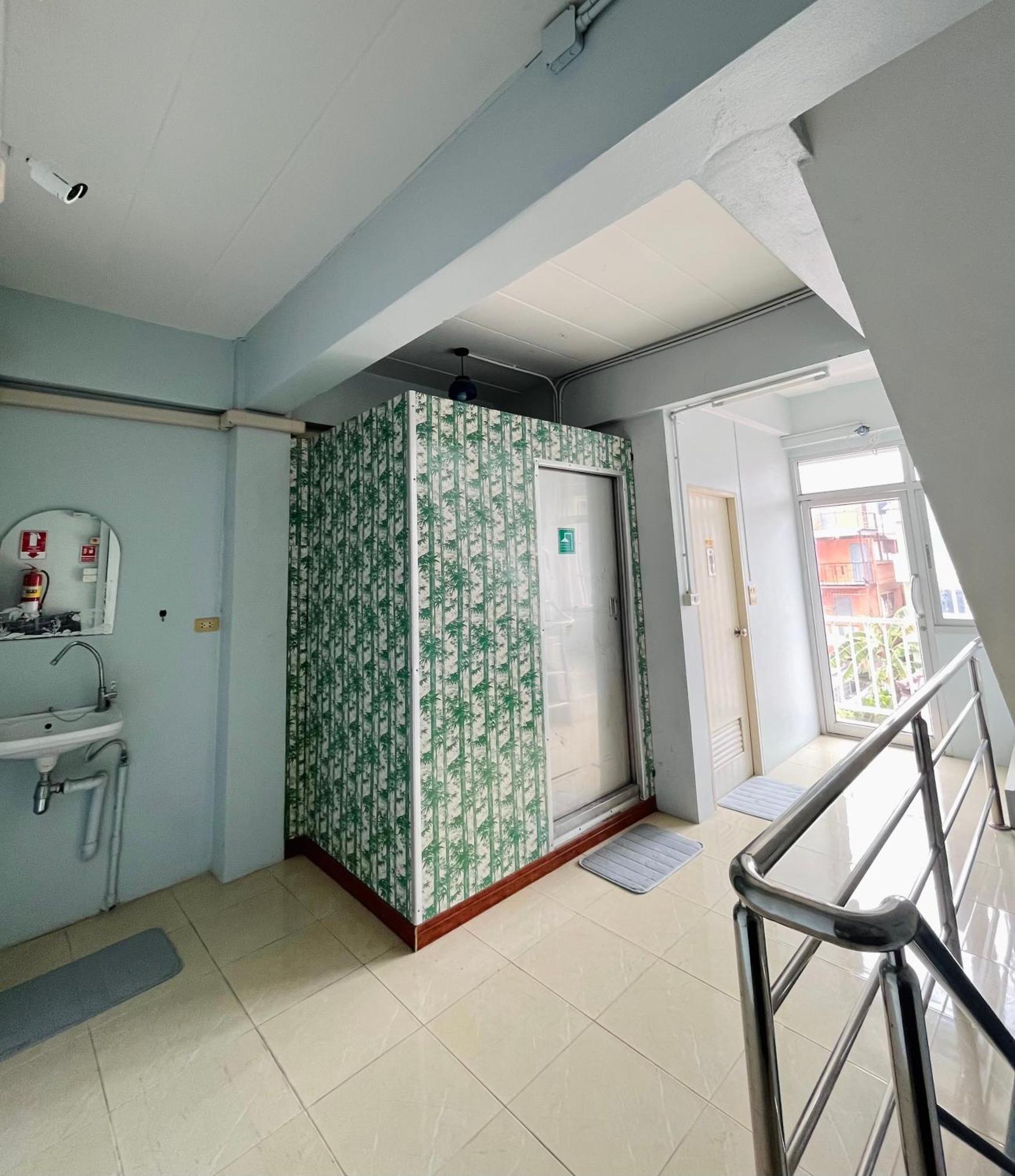 Patone Hostel Аюттхая Экстерьер фото