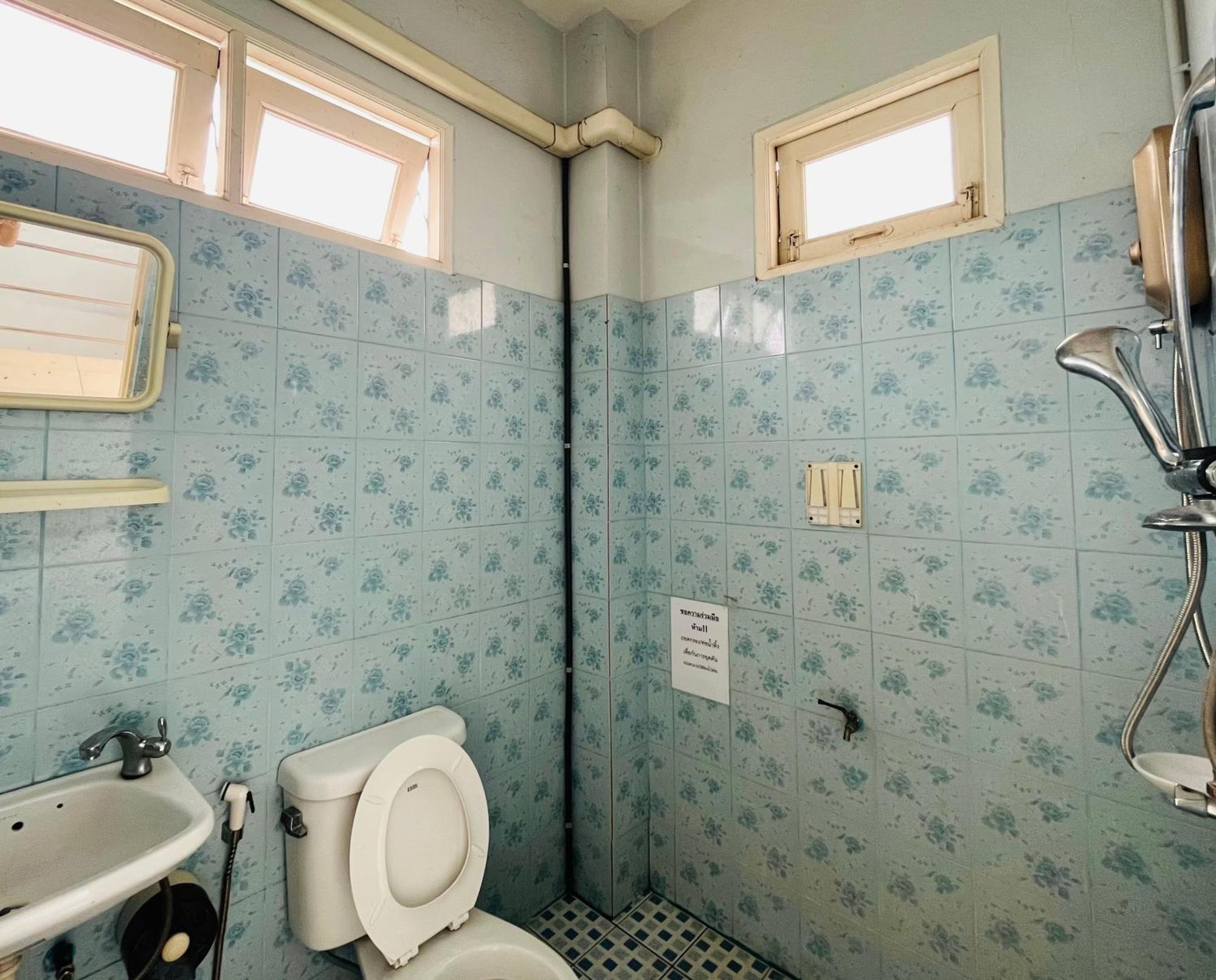 Patone Hostel Аюттхая Экстерьер фото